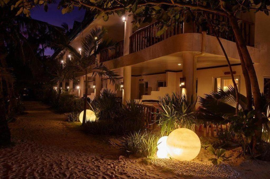 Ocean Vida Beach And Dive Resort Logon Exterior photo