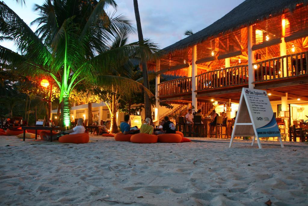 Ocean Vida Beach And Dive Resort Logon Restaurant photo